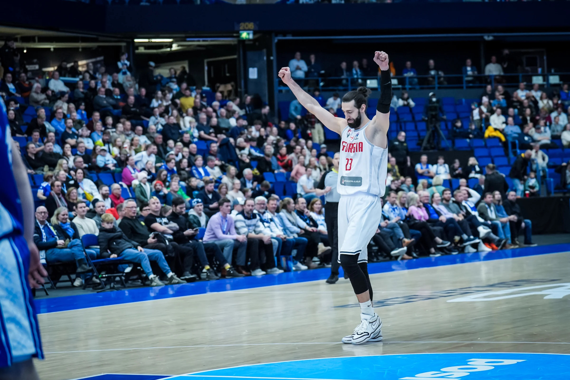 青岛海牛在 青岛海牛在