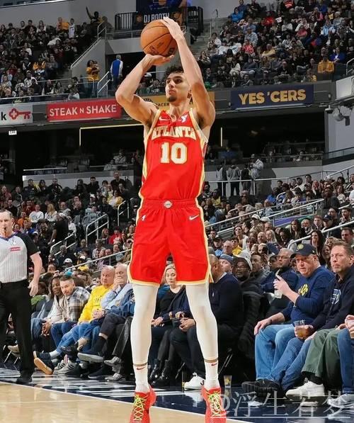 里萨表现平稳,全场贡献10分3篮板2助攻2抢断,命中率9投5中 里萨表现平稳,全场贡献10分3篮板2助攻2抢断,命中率9投5中