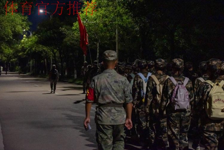 佩家军抵达深圳鹏城进行首训 为梦想脚踏实地 佩家军抵达深圳鹏城进行首训 为梦想脚踏实地